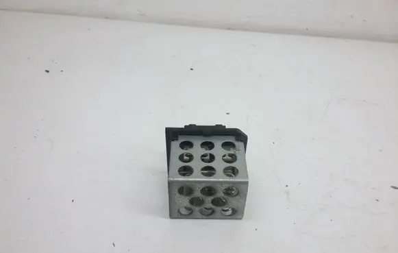 Peugeot 406 Heater blower motor/fan resistor 93379