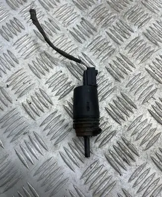 BMW 5 E60 E61 Windscreen/windshield washer pump 8377612 23557610