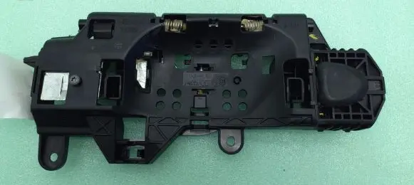 Rear door exterior handle/bracket