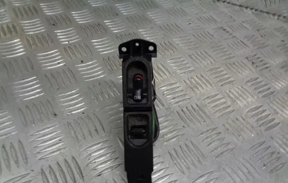 Rover 45 Quarter vent window switch 