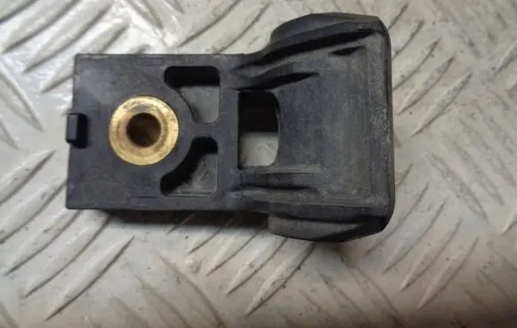 Opel Meriva B Radiator mount bracket 13262692