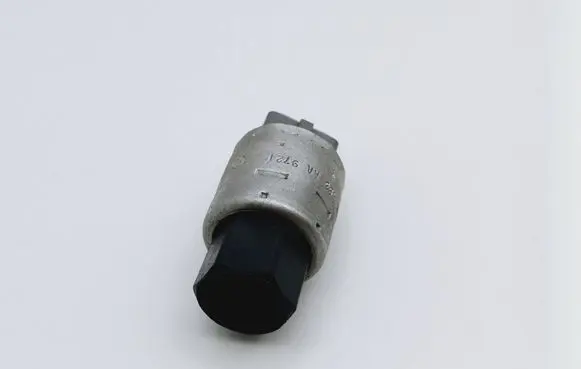 Audi A4 S4 B5 8D Air conditioning (A/C) pressure sensor 8A0959483AA