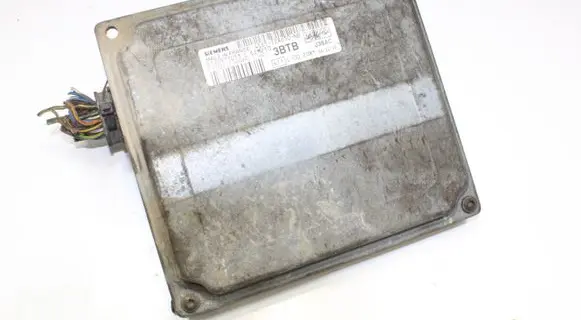 Ford Fiesta Engine control unit/module 4S6112A650NB S120977013C