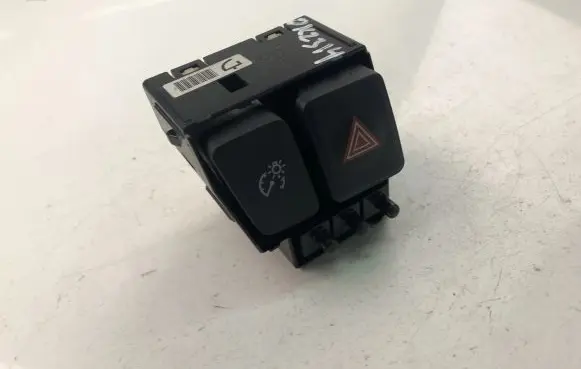 Toyota Prius (XW30) Hazard light switch 75F218