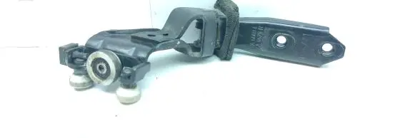 Volkswagen Caddy Sliding door middle roller runner 2K0843336A