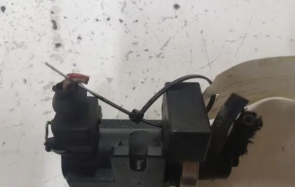 BMW 3 E46 Turbo solenoid valve 72279600 2247906