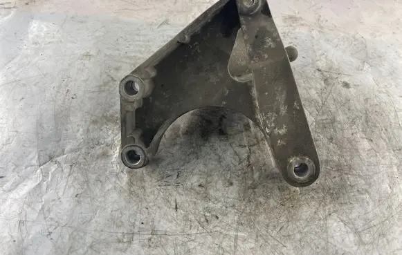 Opel Vectra C Engine mounting bracket 9191148