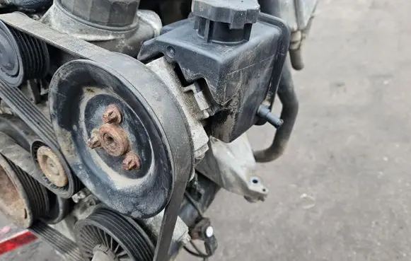 Mercedes-Benz Vito Viano W639 Power steering pump A6042360010H
