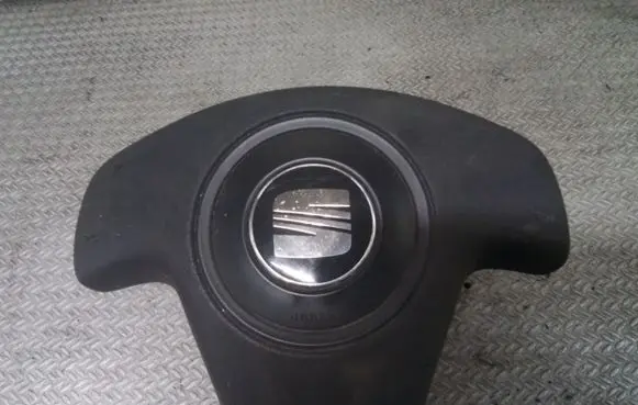 Seat Ibiza III (6L) Steering wheel airbag 6L0880201A