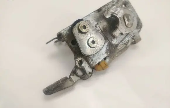 BMW 5 E28 Tailgate opening switch 1876387 1876387.1 51221876387