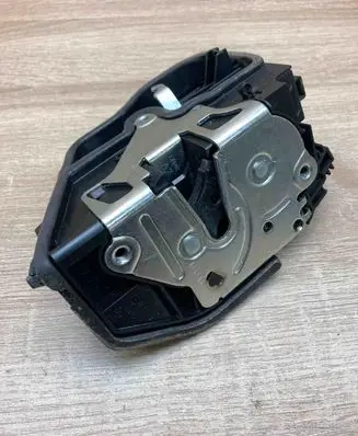BMW 1 E81 E87 Rear door lock 7229459 A053702