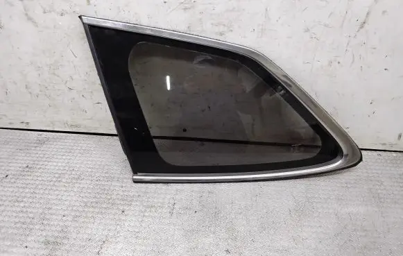 Subaru Legacy Rear side window