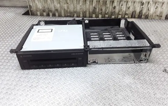 Volkswagen Phaeton CD/DVD changer 