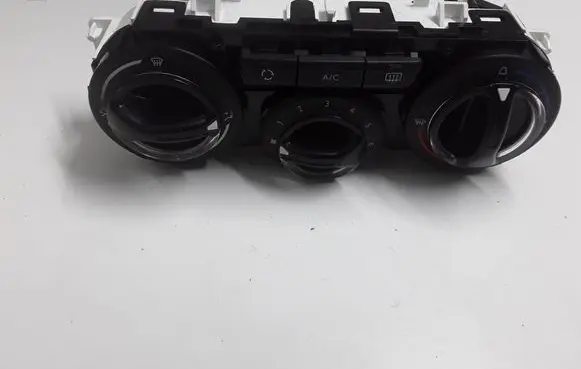 Peugeot 2008 I Air conditioner control unit module 96722483