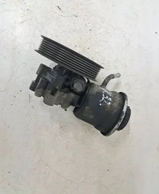 Toyota Avensis T250 Power steering pump 