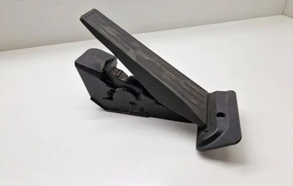BMW 3 G20 G21 Accelerator throttle pedal 6889818