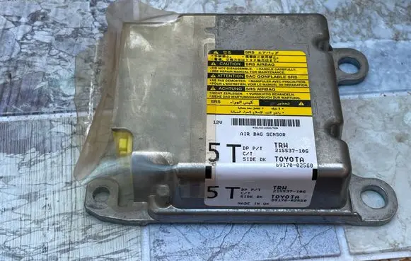 Toyota Auris 150 Airbag control unit/module 215537106 8917002550