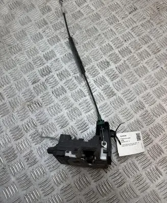 Opel Zafira B Front door lock 