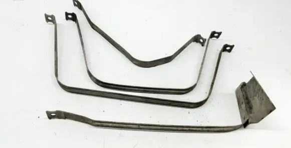 Fuel tank mounting bracket