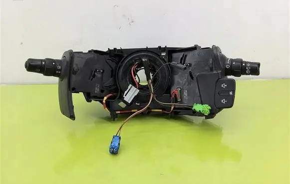 Renault Clio III Indicator stalk 8200627602