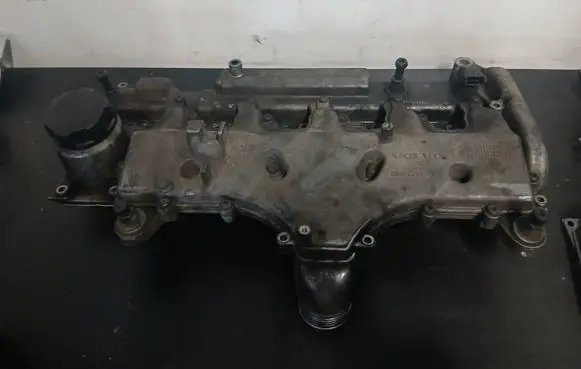 Volvo XC90 Rocker cam cover 08692397
