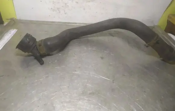 Volkswagen Golf V Engine coolant pipe/hose 111007T1