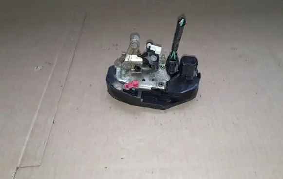 Jeep Grand Cherokee (WK) Front door lock NOCODE