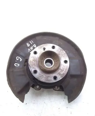 Rear wheel hub