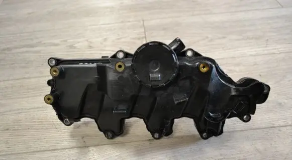 Renault Megane IV Rocker cam cover 118302055R