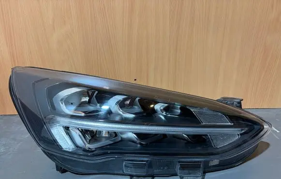 Ford Focus Headlight/headlamp JX7B13E014CE