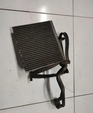 Audi A4 S4 B7 8E 8H A/C cooling radiator (condenser) 983984G