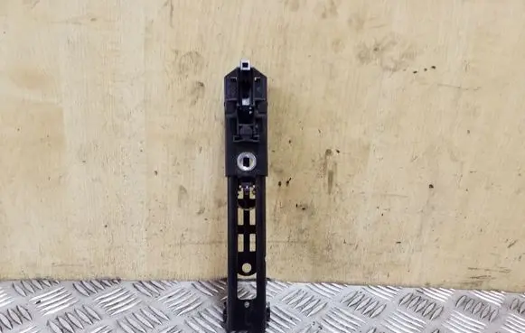 Volkswagen Tiguan Seat belt adjustment rail 1T0857819B