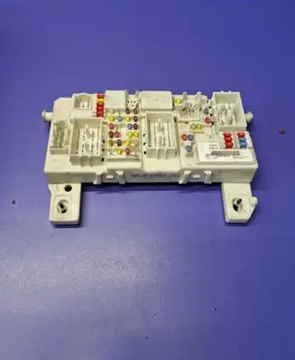 Ford Kuga I Fuse box set 7M5T14A073JF