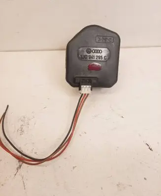 Volkswagen Bora Headlight level adjustment motor 1J0941295C