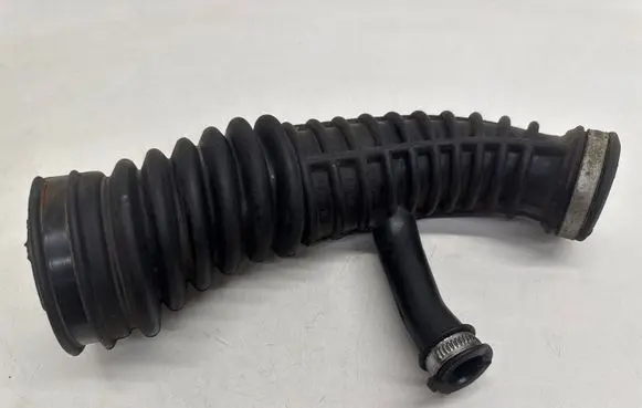Ford Mondeo Mk III Air intake hose/pipe 1S719C623DE