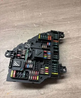 BMW 5 GT F07 Fuse module 117033452D 00171952 9210857