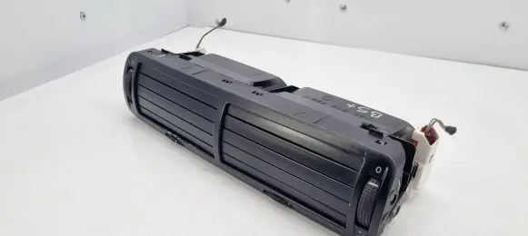 Volkswagen PASSAT B5.5 Dash center air vent grill 3B0819728D
