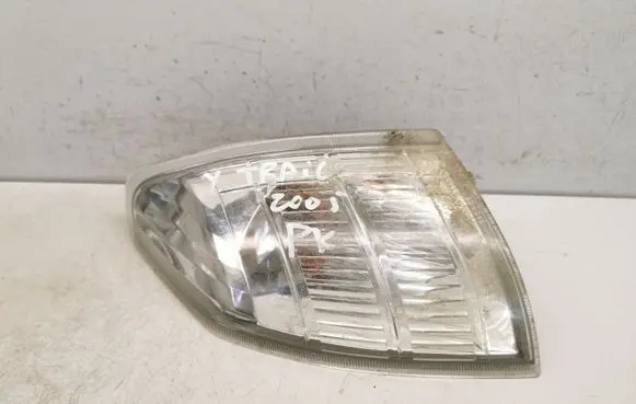 Nissan X-Trail T30 Front indicator light