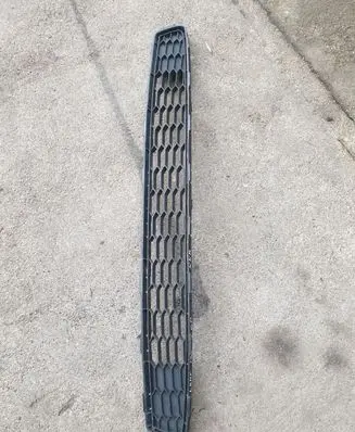 Nissan Leaf I (ZE0) Front bumper lower grill 622563NF5A
