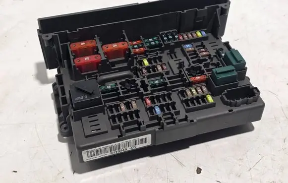 BMW X1 E84 Fuse module 17925000004A 90403385 9119446
