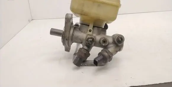 Volkswagen Golf IV Master brake cylinder L481402