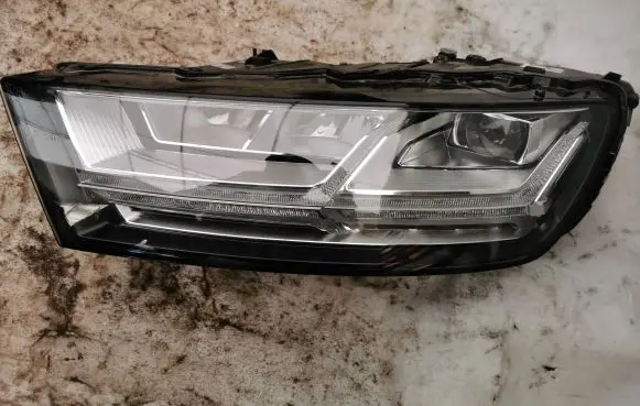 Audi Q7 4M Headlight/headlamp 4M0941033