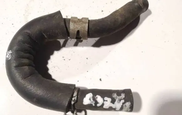 Audi A4 S4 B5 8D Engine coolant pipe/hose