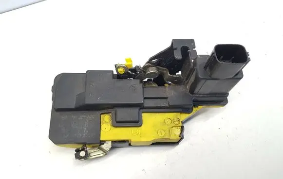 Volvo V70 Rear door lock 30699756 nr8881