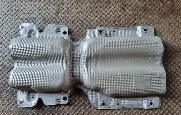 Volkswagen Tiguan Allspace Exhaust heat shield 5QA825613A