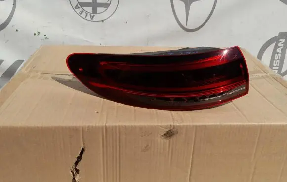 Mercedes-Benz EQC Rear/tail lights