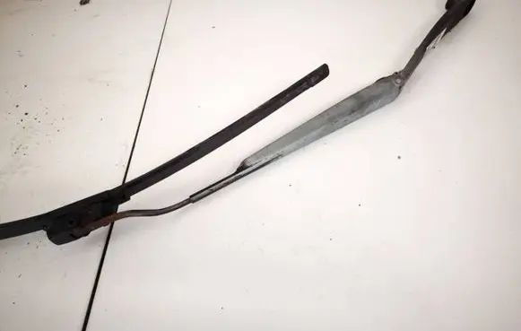 Hyundai Santa Fe Front wiper blade arm