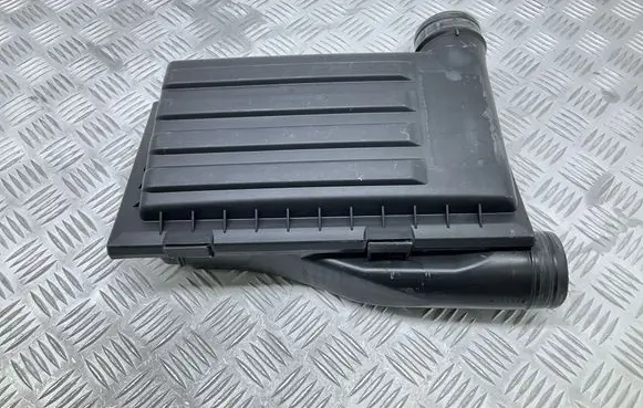 Skoda Octavia Mk3 (5E) Air filter box 04E129611G