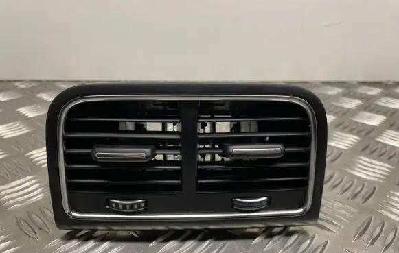 Rear air vent grill
