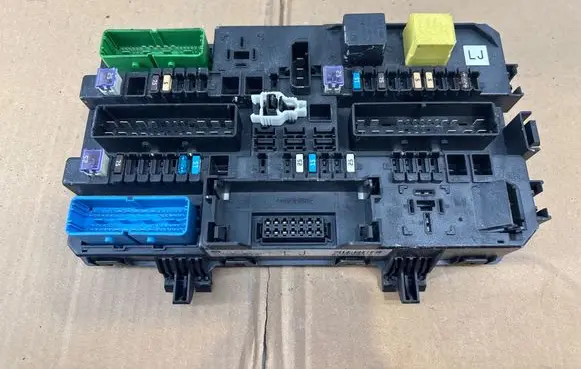 Opel Astra H Fuse module 5DK00866925 13268287